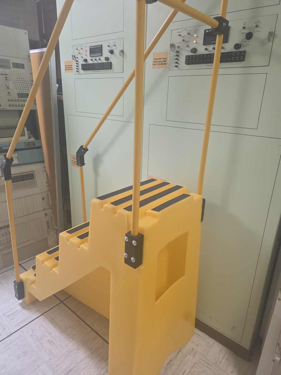 500 lb Portable Work Platform Stairs