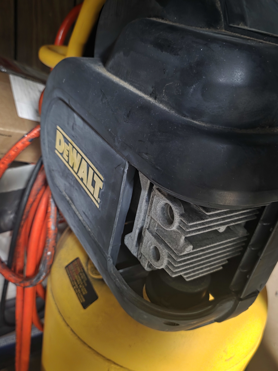 DEWALT D55168 15 Gal Air Compressor