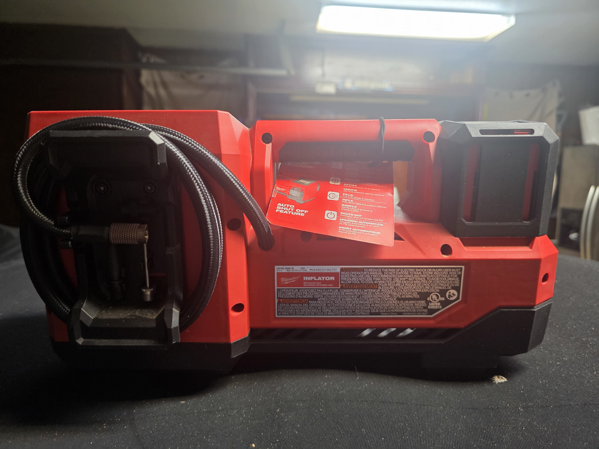 Milwaukee M18 Cordless Tire Inflator