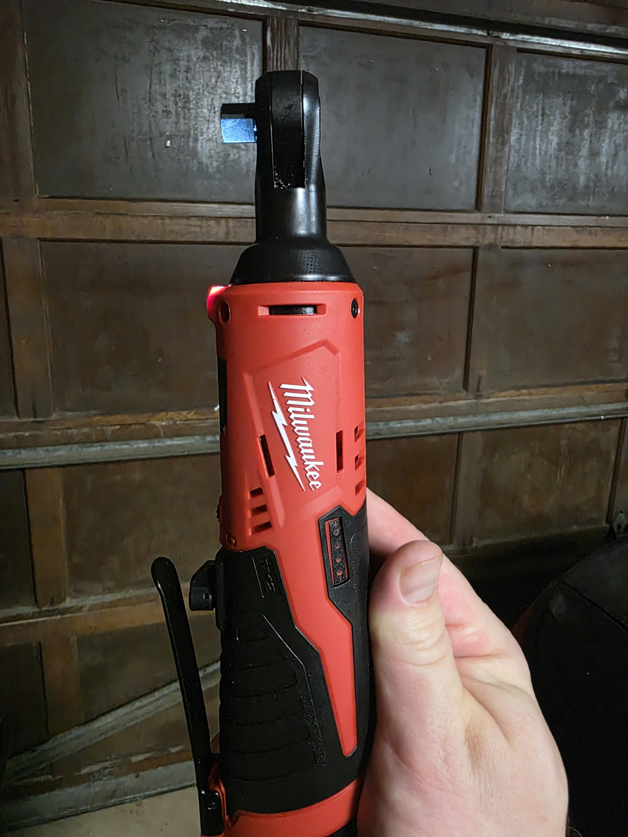 Milwaukee M12 3/8 in Cordless Ratchet